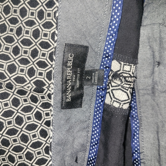 Banana Republic Black and White Patterned Shorts 2 - Picture 2 of 3